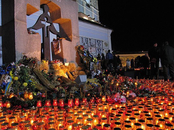 В День памяти жертв Голодомора проходит акция Зажги свечу
