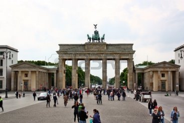 Berlin, Germany - May 18, 2015: Brandenburg Gate (Brandenburger Tor), famous landmark in Berlin Stock Photo - 41008976