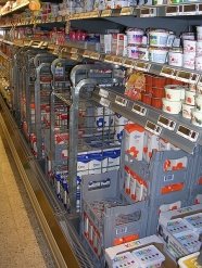 Файл:Mejeriprodukter i Skånsk butik.jpg