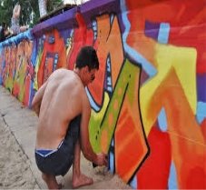 Центральний міський пляж Запоріжжя прикрасили яскравими графіті - Офіційний  сайт Запорізької міської ради