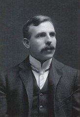 http://upload.wikimedia.org/wikipedia/commons/thumb/6/6a/Ernest_Rutherford.jpg/220px-Ernest_Rutherford.jpg