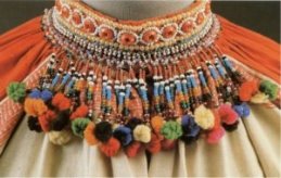 https://www.tk-furnitura.com.ua/wp-content/uploads/2017/05/beads-handycraft-neck-300x190.jpg