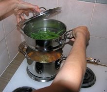 http://www.traditionaloven.com/articles/wp-content/uploads/2008/05/steaming_vegetables.jpg