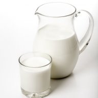 Молоко-600x600