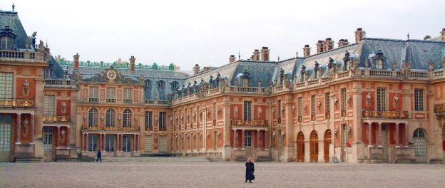 https://naurok.com.ua/uploads/blog/Chateau-de-versailles-cour.jpg