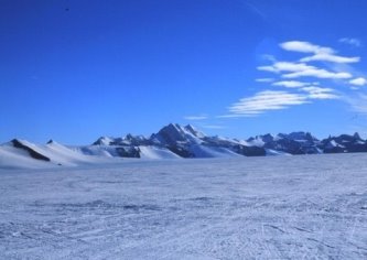 http://geographyofrussia.com/wp-content/uploads/2009/03/Antarctic-Desert-600x355.jpg