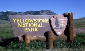 http://turist-v-amerike.ru/wp-content/uploads/2011/08/yellowstone-park.jpg