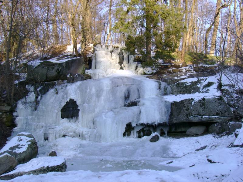 Софіївський водоспад замерз.jpg