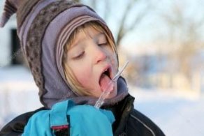 /Files/images/pori_roku/depositphotos_4496525-stock-photo-child-icicle-winter-licking.jpg