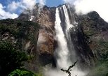 Президент Венесуели заявив в неділю, що водоспад Анхель (Angel), розташований на території штату Болівар на півдні країни, відтепер має називатися Чурум Меру (Churum Meru)