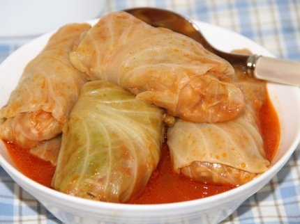 http://proudofukraine.com/wp-content/uploads/2016/06/holubtsi-cabbage-rolls-with-tomato-sauce.jpg