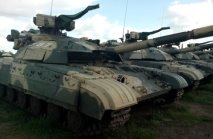 Описание: Т-64Б из состава 17-й отдельной танковой бригады на полигоне - фото 1