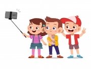 Kids selfie smartphone | Premium Vector