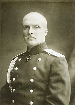 https://upload.wikimedia.org/wikipedia/commons/thumb/d/d2/Skoropadsky_-_before_1917.jpg/250px-Skoropadsky_-_before_1917.jpg
