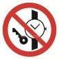 Знак "Запрещается иметь при (на) себе металлические предметы (часы и т.п.)" Код-04708