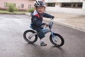 Картинки по запросу дитина на велосипеді
