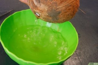 https://www.wikihow.com/images_en/thumb/9/9a/Hollow-Out-a-Coconut-Step-3.jpg/v4-900px-Hollow-Out-a-Coconut-Step-3.jpg
