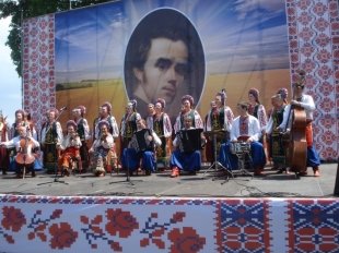Картинки по запросу Малюнки   із зображенням населення України у  костюмах