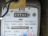 https://upload.wikimedia.org/wikipedia/commons/thumb/8/8a/Argentinian_electricity_meter.jpg/160px-Argentinian_electricity_meter.jpg