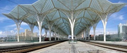 https://www.sni-project.ru/images/Plataforma_ferroviaria_da_Gare_do_Oriente.jpg