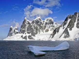 https://wyr.com.ua/wp-content/uploads/2017/08/Antarctica-Sharp-Rocks.jpg
