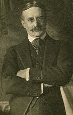 https://upload.wikimedia.org/wikipedia/commons/thumb/5/5c/Harry_Gordon_Selfridge_circa_1910.jpg/254px-Harry_Gordon_Selfridge_circa_1910.jpg
