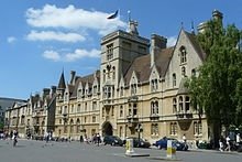 https://upload.wikimedia.org/wikipedia/commons/thumb/7/7f/Oxford_-_Balliol_College_-_geograph.org.uk_-_1329613.jpg/220px-Oxford_-_Balliol_College_-_geograph.org.uk_-_1329613.jpg