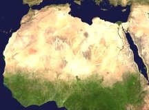 Супутникове зображення пустелі Сахари з космосу (NASA World Wind). Джунглі Конго розташовані південніше.