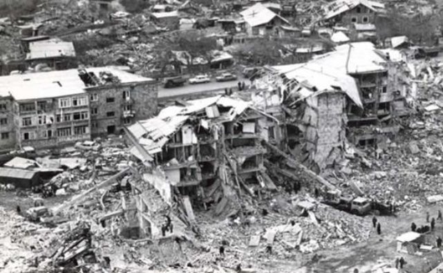 Картинки по запросу землетрясения в спитаке. почему разрушились дома
