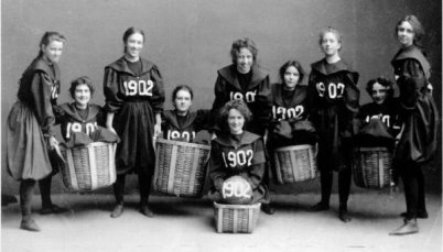 /Files/images/basket16/smith-college-class-1902-basketball-team.jpg