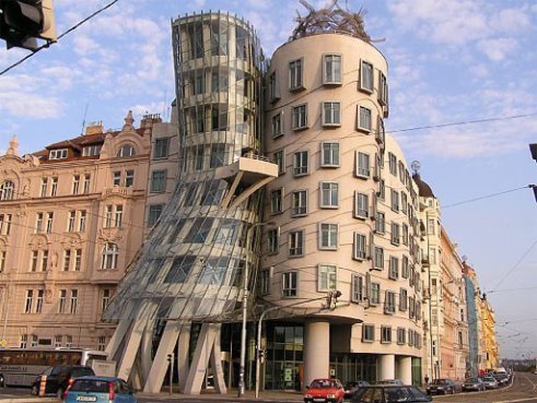 Вальсующий дом в Праге