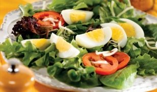 C:\Users\артем\Desktop\селта\Mixed-Green-Salad-with-Eggs-3-930x543.jpg